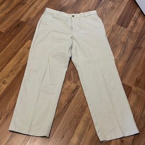 Izod Khaki-style off-white pants